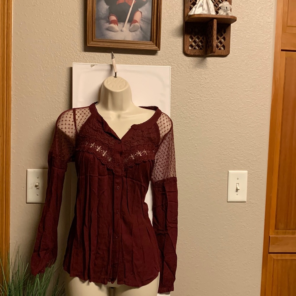 Anna and Taylor leggings MP, white shirts size M, AE wine color blouse size xs.